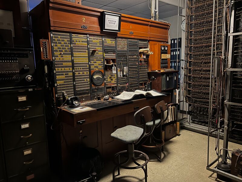 File:Parkway-ogt-desk.jpg